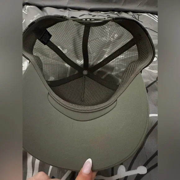 Arc'teryx Green sleek snap back ball cap - Picture 3 of 5